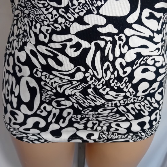 Circus NY by Sam‎ Edelman Black White Graphic All Over Logo Tank Top Edgy Punk M - Picture 8 of 14